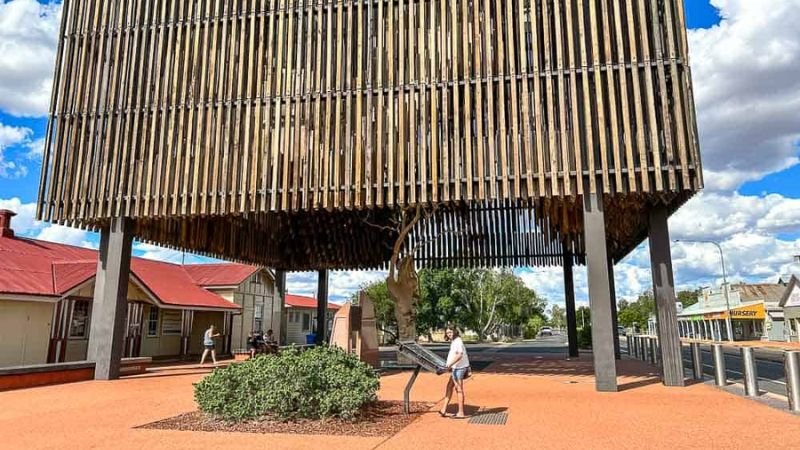Qantas Airways Barcaldine Office Address