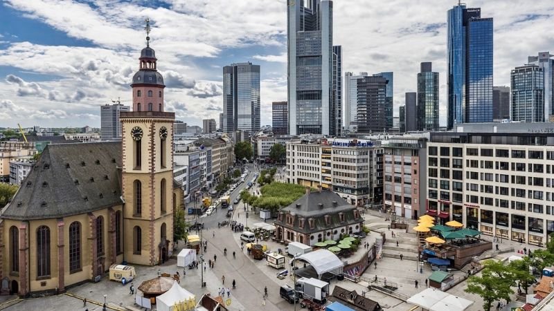 Qantas Airways Frankfurt Office Address