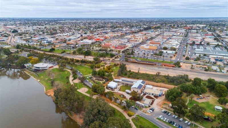 Qantas Airways Mildura Office Address
