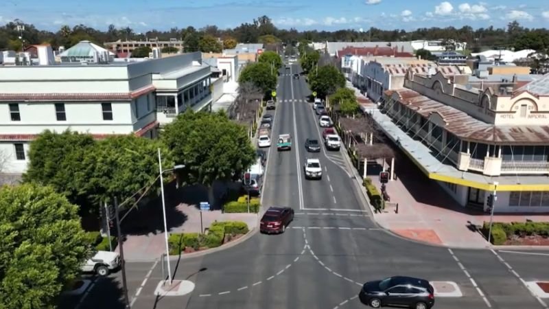 Qantas Airways Moree Office Address