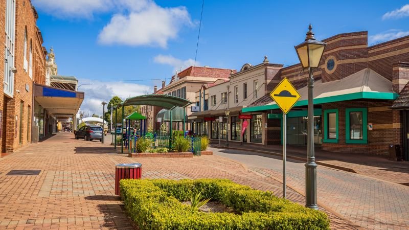 Qantas Airways Armidale Office Address