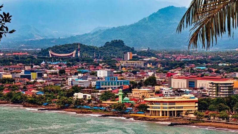 Garuda Indonesia Padang Office Address